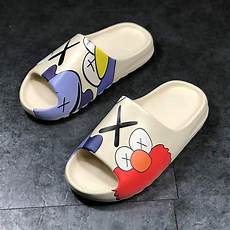 Elmo Slippers