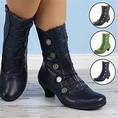Low-Heeled Shoes