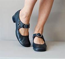 Low-Heeled Shoes